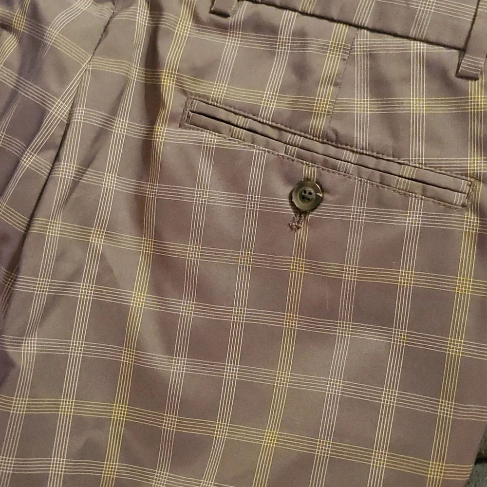 Walter Hagen men's plaid golf shorts size 34